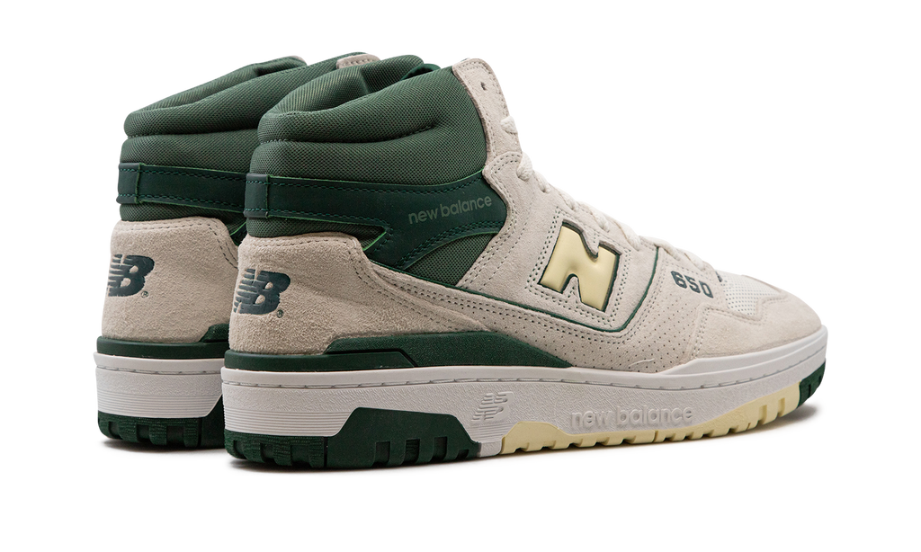 New Balance 650R Sea Salt Nightwatch Grün