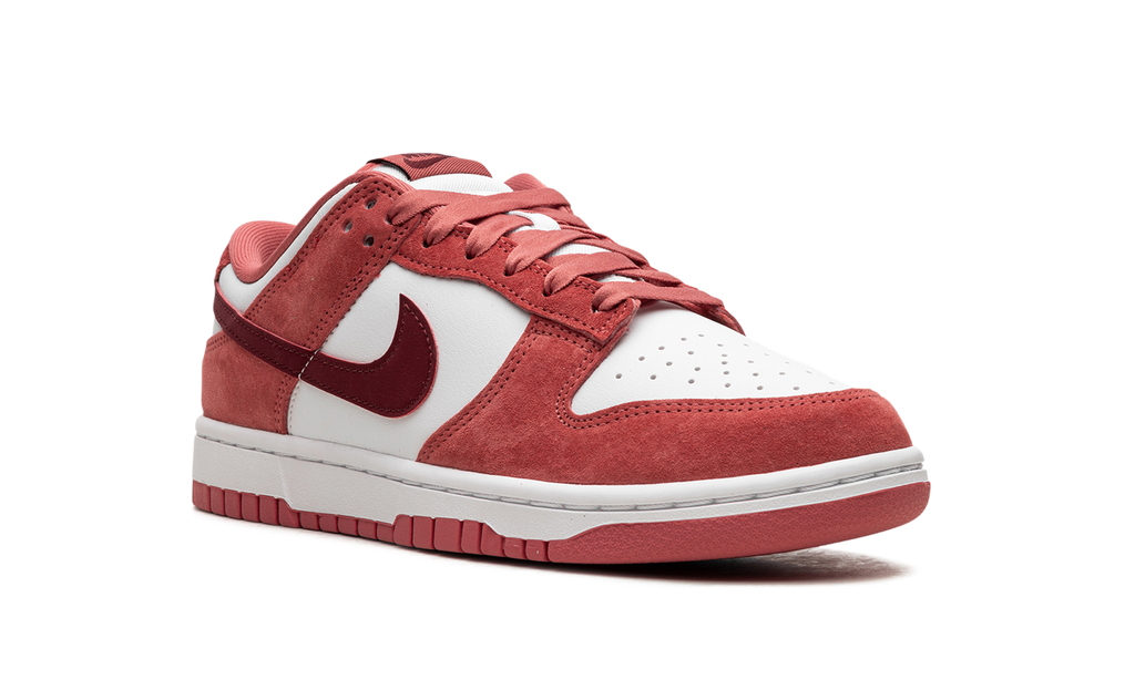 Nike Dunk Low Valentinstag (2024) 