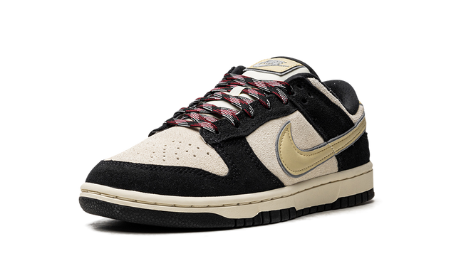 Nike Dunk Low LX Schwarzes Wildleder Team Gold