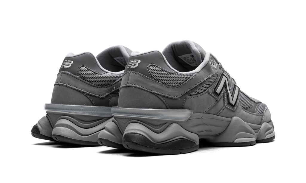 New Balance 9060 Team Away Grau