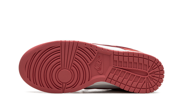 Nike SB Dunk Low Valentinstag (2024) 