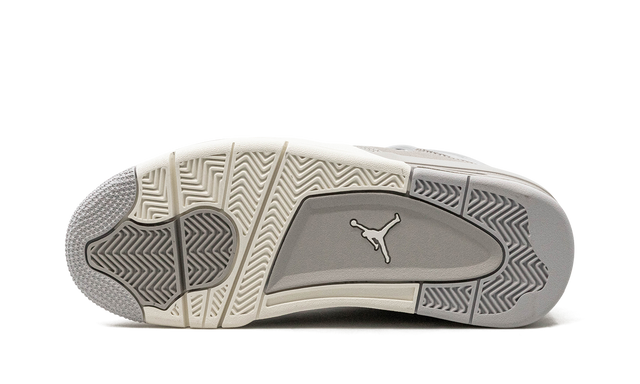 Jordan 4 Retro Frozen Moments 