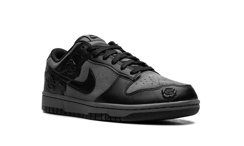 Dunk Low WMNS "Schwarze Rosen"
