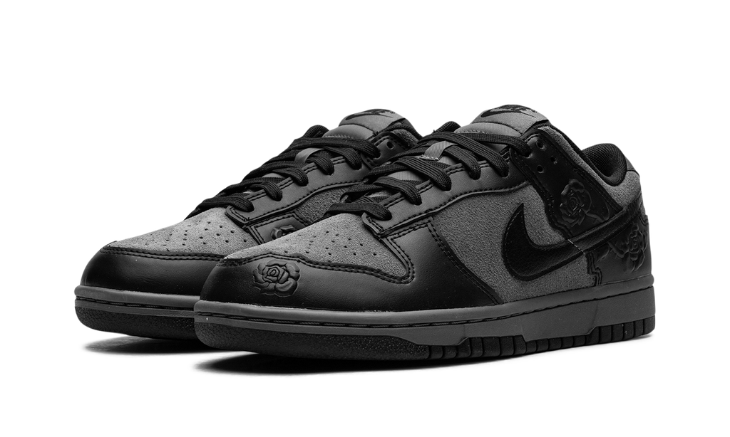 Dunk Low WMNS "Schwarze Rosen"