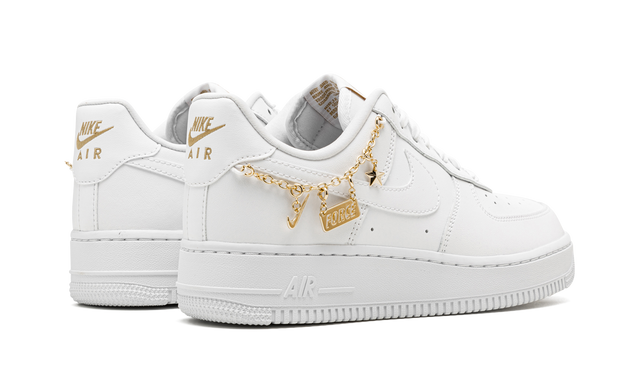 Nike Air Force 1 Low LX Weißer Anhänger