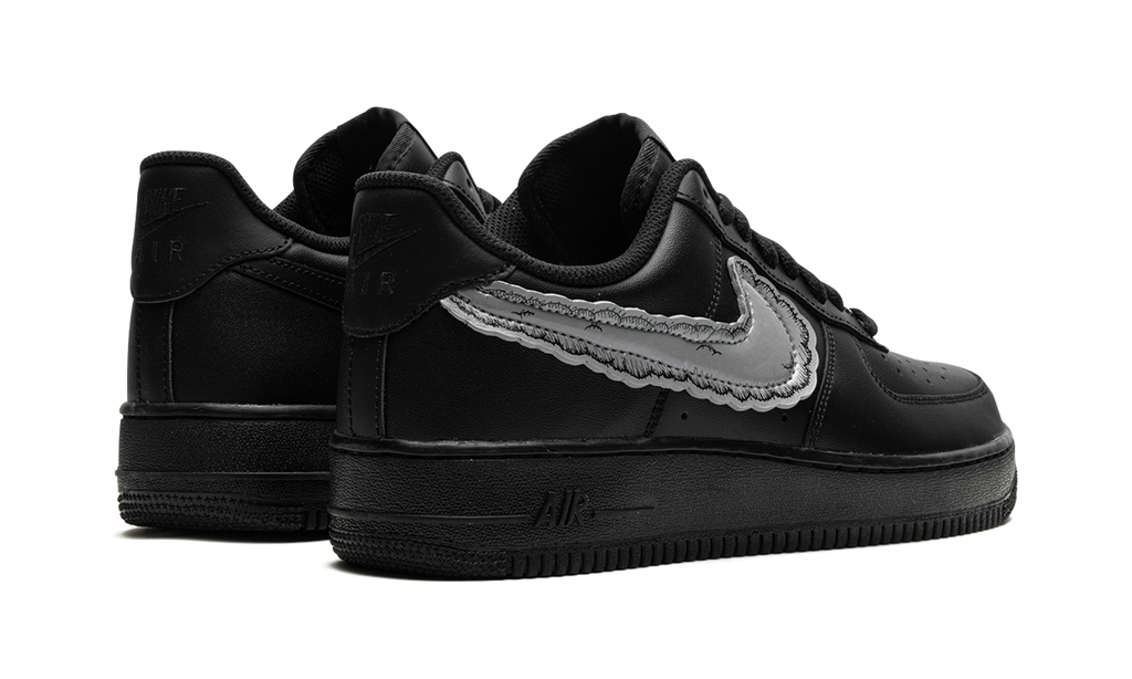 Nike Air Force 1 Low "KAWS x Sky High Farms - Schwarz"