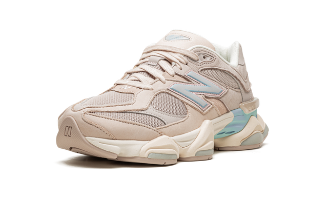 New Balance 9060 Elfenbein