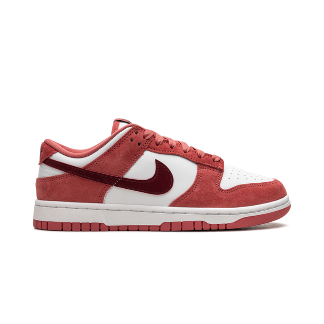 Nike Dunk Low Valentinstag (2024) 