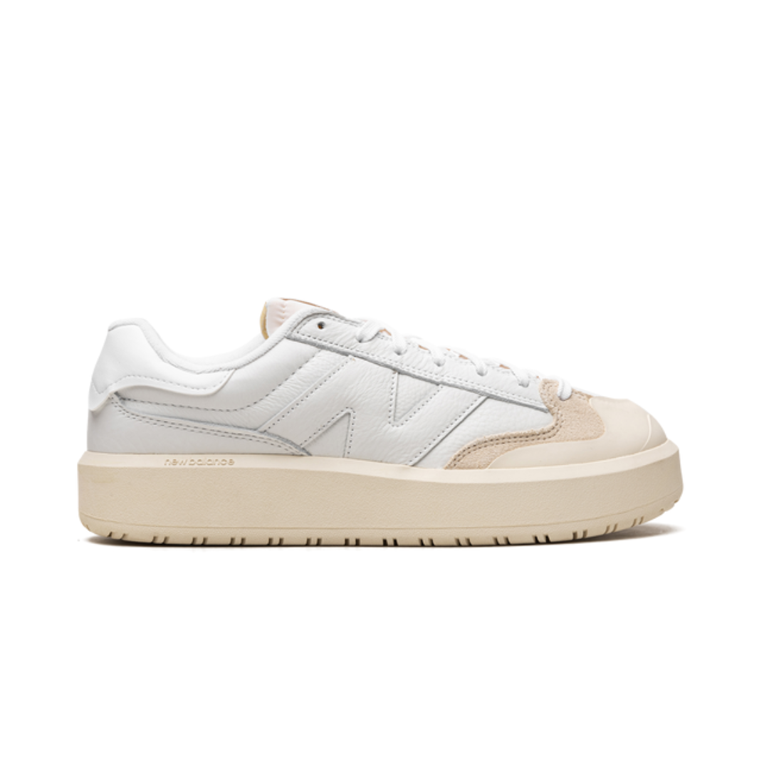 New Balance 302 „Weißer Mondstrahl“