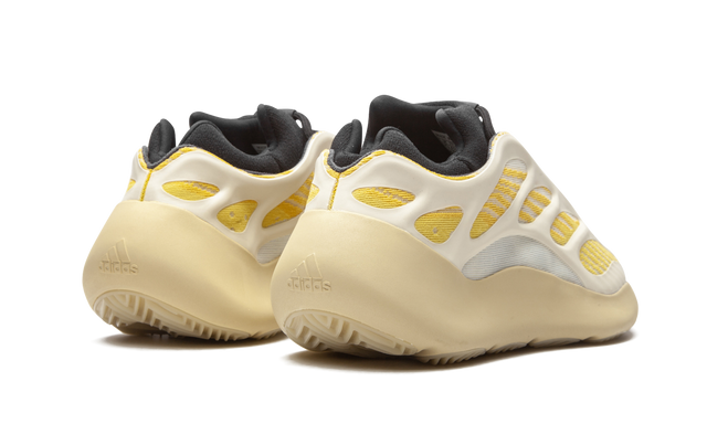 Adidas Yeezy Boost 700 V3 Saflor 