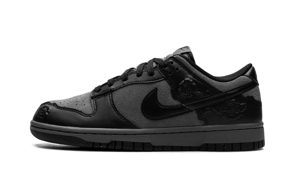 Dunk Low WMNS "Schwarze Rosen"