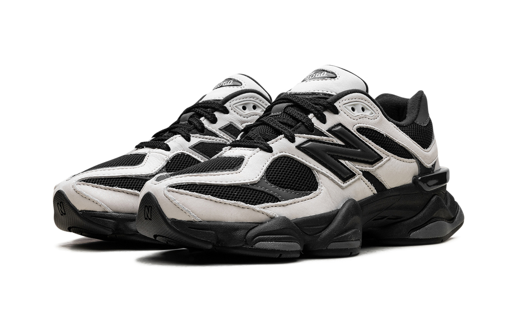 New Balance 9060 Off White Schwarz