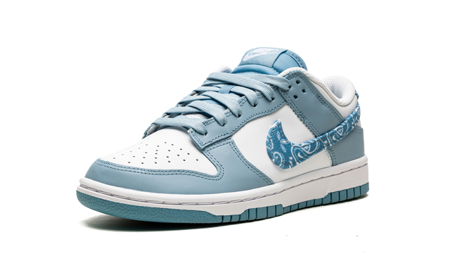 Nike Dunk Low Essential Paisley Pack getragen