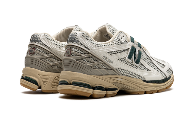 New Balance 1906R "Kith-Schwarz"