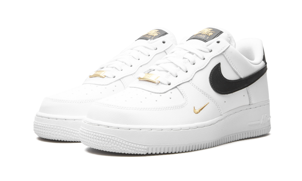 Nike Air Force 1 Essential Weiß Schwarz Gold