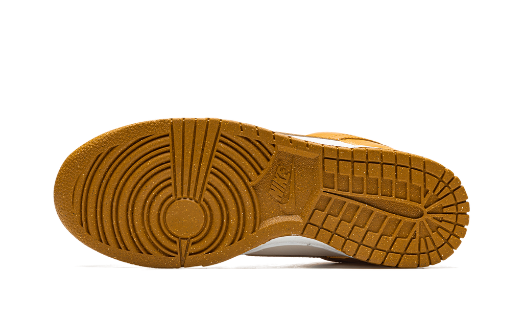 Nike Dunk Low Next Nature Phantom Gold Wildleder
