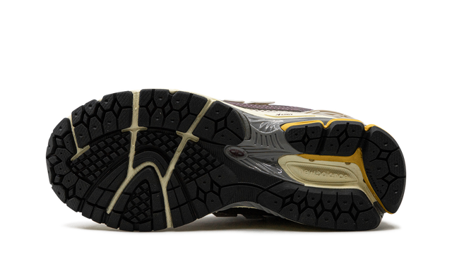 New Balance 1906R "LAKRITZE"