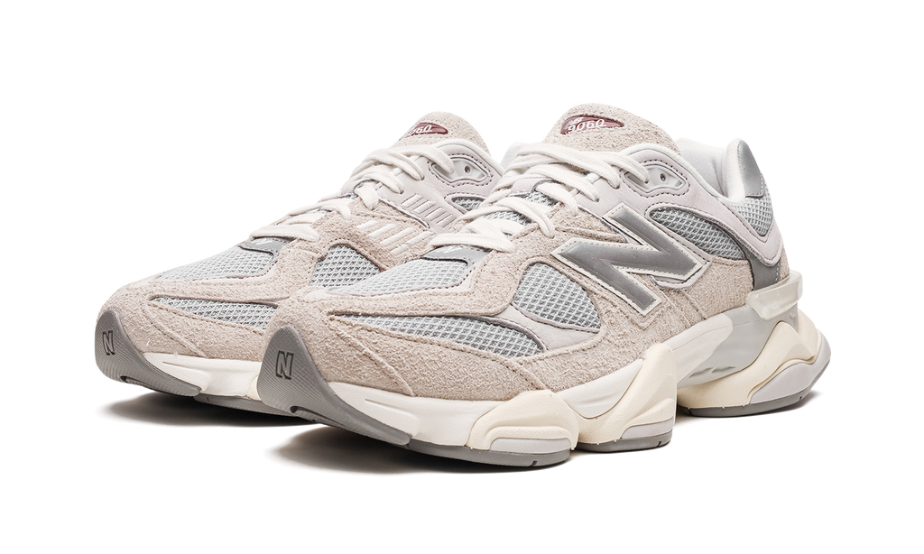 New Balance 9060 Lunar Timberwolf Grau