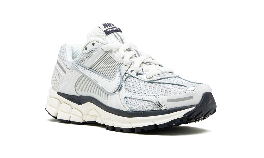 Nike Zoom Vomero 5 Photon Dust Metallic Silber