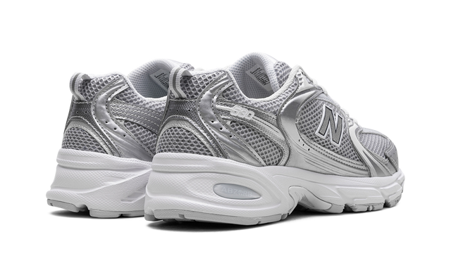New Balance 530 Moonbeam Silber Metallic