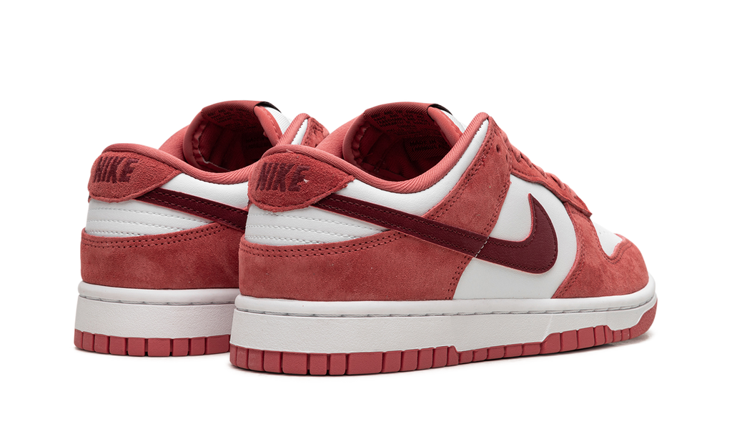 Nike SB Dunk Low Valentinstag (2024) 