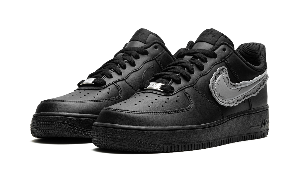 Nike Air Force 1 Low "KAWS x Sky High Farms - Schwarz"