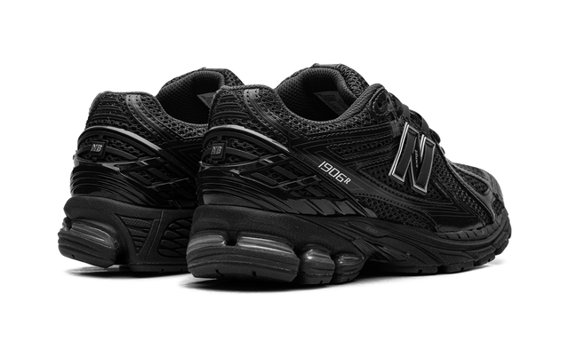 New Balance 1906R "Schwarz Metallic"