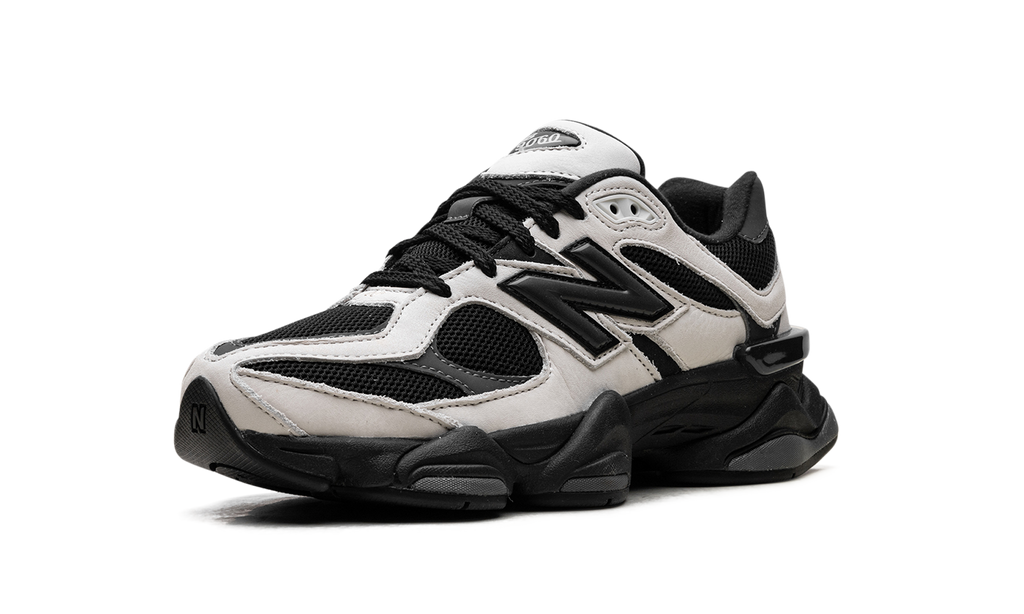 New Balance 9060 Off White Schwarz