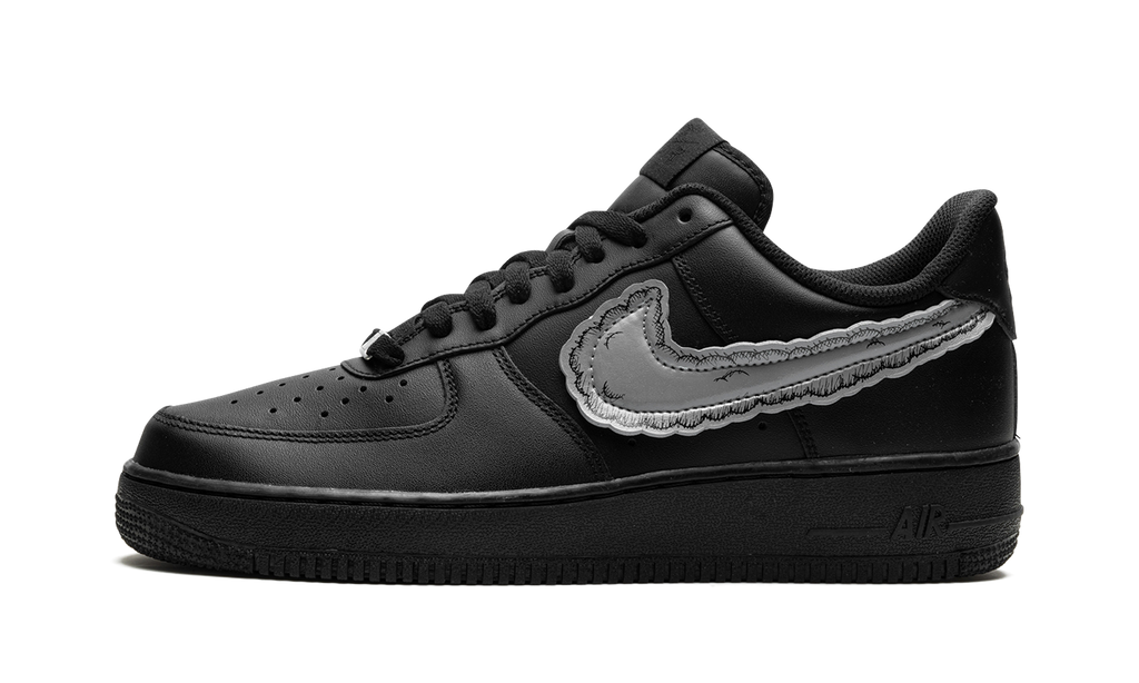 Nike Air Force 1 Low "KAWS x Sky High Farms - Schwarz"