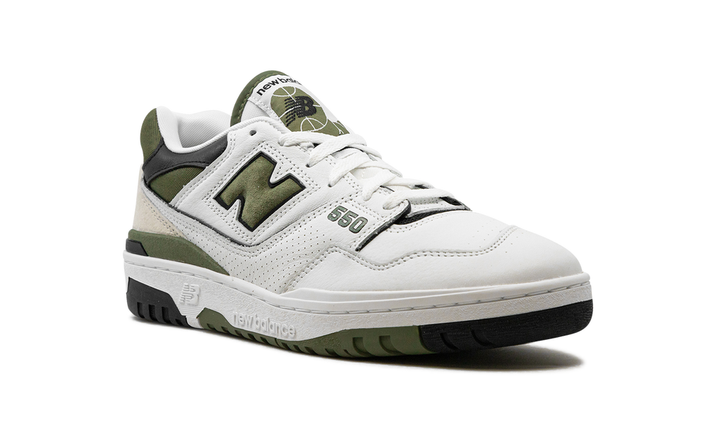 New Balance 550 Weiß / Dunkles Olivin