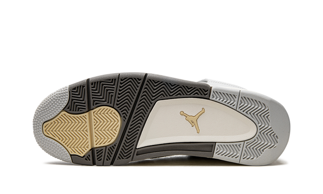 Air Jordan 4 Craft Photon Dust 