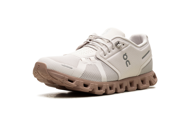 In Running Cloud On 5 Sand Rosebrown