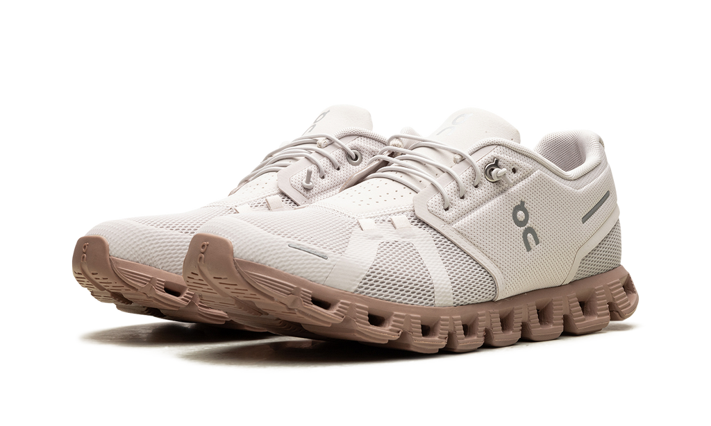 In Running Cloud On 5 Sand Rosebrown