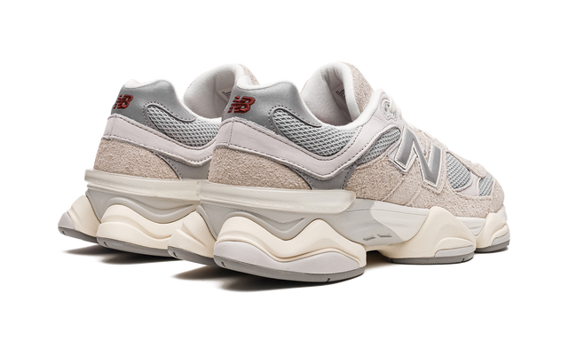 New Balance 9060 Lunar Timberwolf Grau