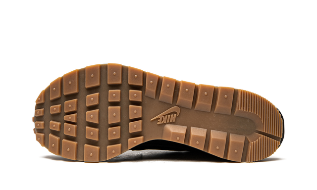 Nike Vaporwaffle Sacai Black Gum 